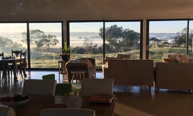 Fingal House | St Andrews Beach Golf & Farmstay