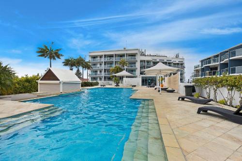 The Entrance Apartment | Studio with Pool, Spa and Gym