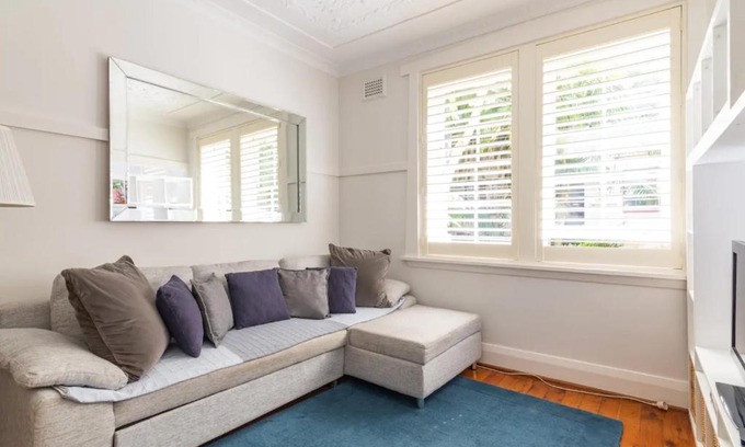 Kings Cross Apartment | Stylish Art Deco Studio In Rushcutters Bay