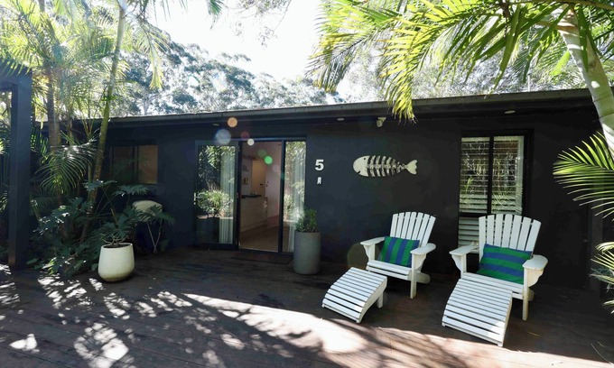 Macmasters Beach House | stylish beach escape - chic indoor to tropical outdoor flow - minutes to beach.