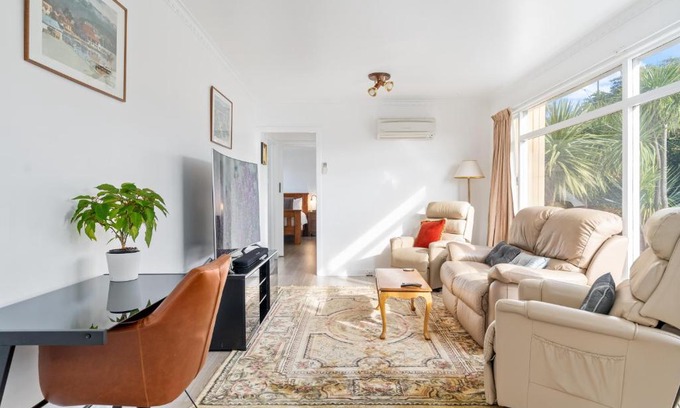 Kingston Beach Villa | Sunny Beach Holiday Home 80