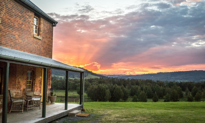 Paterson Bed & Breakfast | The Barracks Tocal