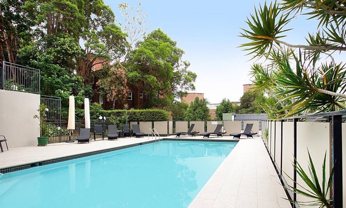 Darling Point Apartment | The Cosmopolitan - 3-Bedroom Stylish Apartment with swimming pool in Double Bay