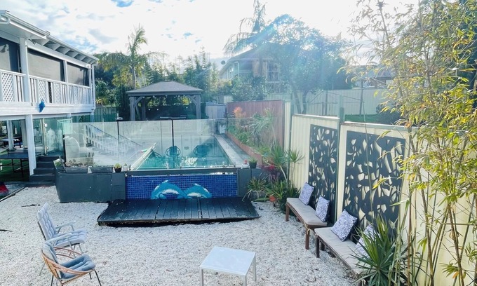 The Entrance House | The Entrance Home 1.7km to the beach 4baths sleeps 18