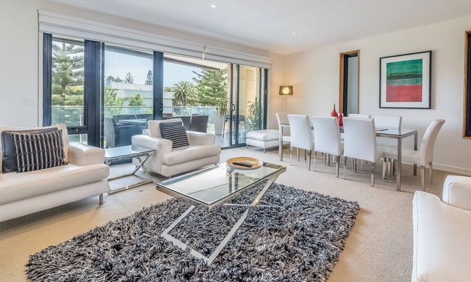 Cowes Apartment | The Esplanade, Cscape, Cowes 2nd floor, great position, near the beach!