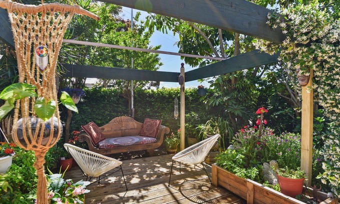 Bateau Bay House | The Little Buddha Retreat