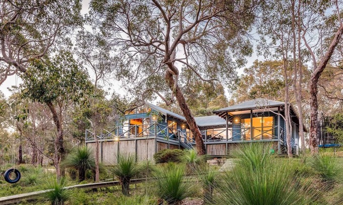 Yallingup House | Three Bears Yallingup Hideaway near Wineries