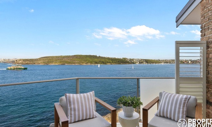 Manly House | Three Bedroom Harbourfront Townhouse in Manly!