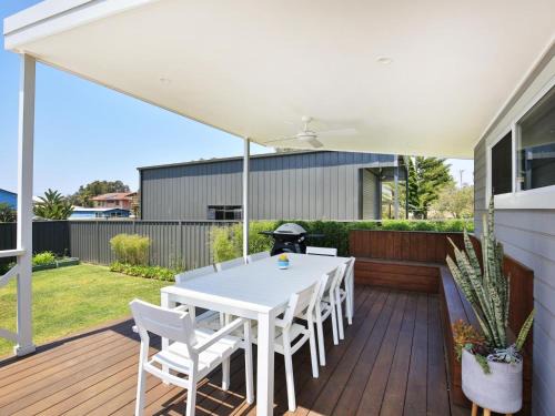Culburra Beach House | Tillys Retreat I Pet Friendly I 3 Min Walk to Beach