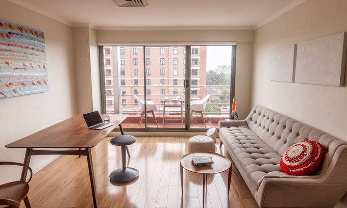 Newtown Apartment | Top Spot on King Street: studio, city view + swimming pool