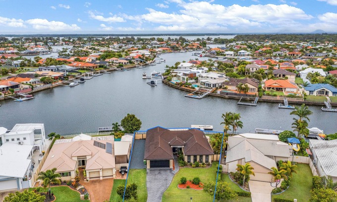 Banksia Beach House | Tranquil Canal Front Holiday House
