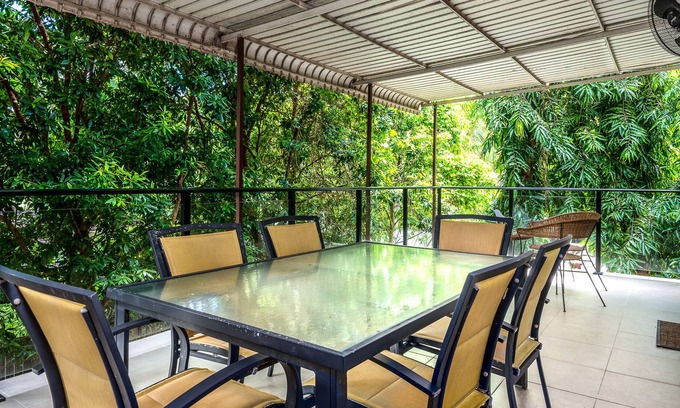 Palm Cove Apartment | Tranquility Chill at Palm Cove - The ideal family accommodation.
