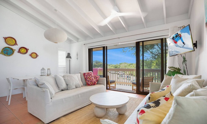 Peregian Beach Apartment | Tri level apartment straight opposite beach entry on Peregian Esplande.