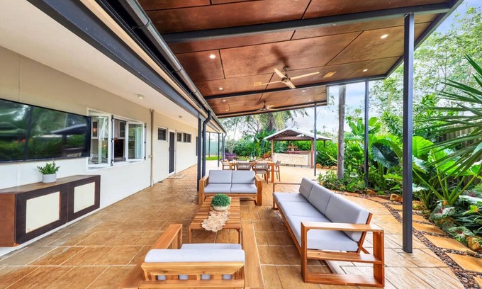 Moil House | Tropical paradise hidden in the northern suburbs of Darwin.