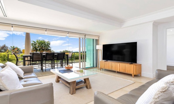 Terrigal House | Unit 2 - 3 Bedroom Part Ocean View