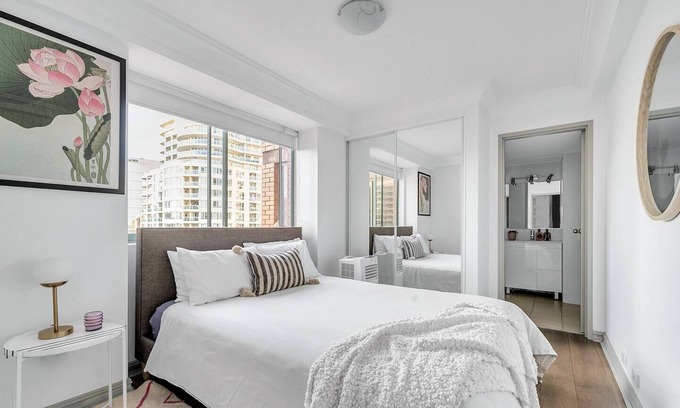 Darling Harbour Apartment | Urban Sky Terrace in the Vibrant Heart of Sydney