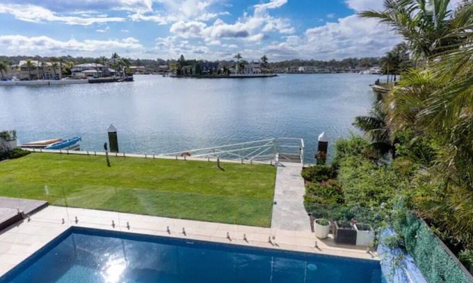 Sylvania Waters House | Waterfront Harmony House with heated pool and kayak