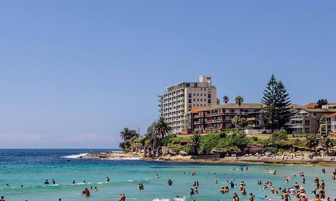 Caringbah House | Welcome to Nor Easter - 5 minutes to Cronulla Beaches & Restaurants