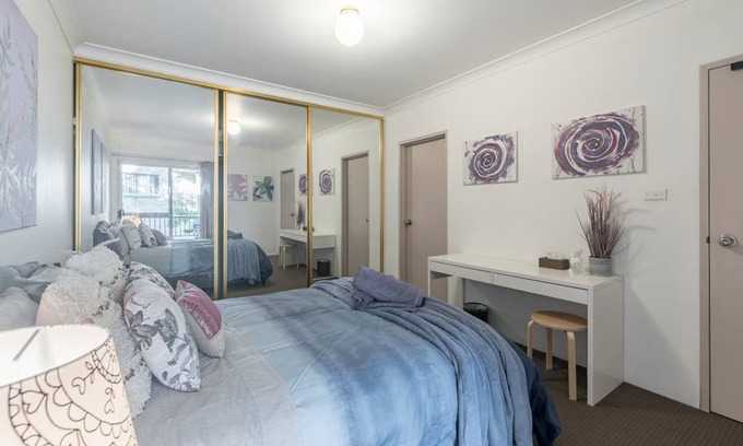 Westmead Apartment | Westmead ModernHome 2bedRM 2Sofabed 2bath Sleeps 8
