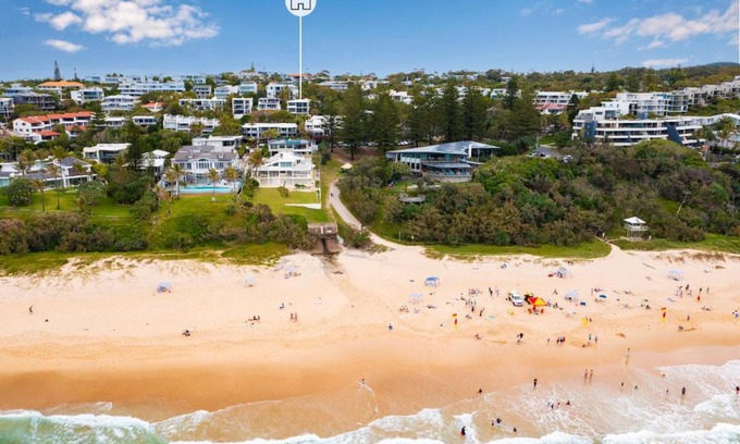 Sunshine Beach Apartment | White Sands One