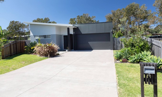 Boomerang Beach House | Worimi Place