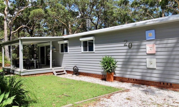 Wrights Beach House | Wrights Beach Bungalow - WALKING DISTANCE TO THE WATER