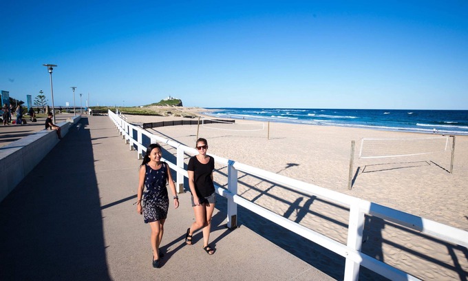 Newcastle Hostel | YHA Newcastle Beach