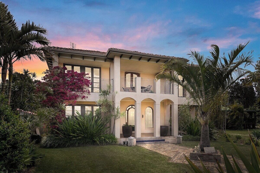 Swan Bay House | Casa Pacifica - A trip to Spain, 2 Hours From Sydney. Luxury Waterfront Villa, Escape, Relax, Reset.
