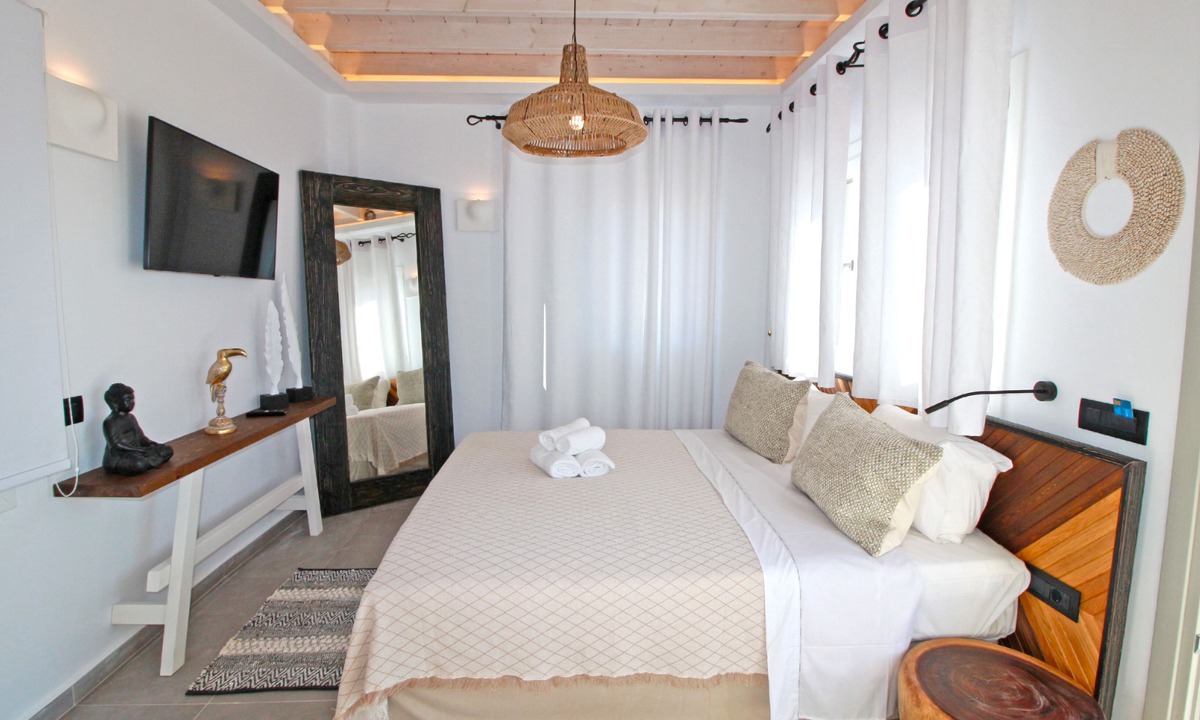 Ftelia Bed & Breakfast | Enalion Suites Mykonos