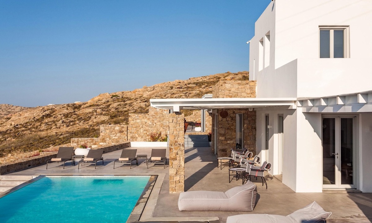 Elia Villa | Artemis 7BD Minimal Villa Private Pool Jacuzzi