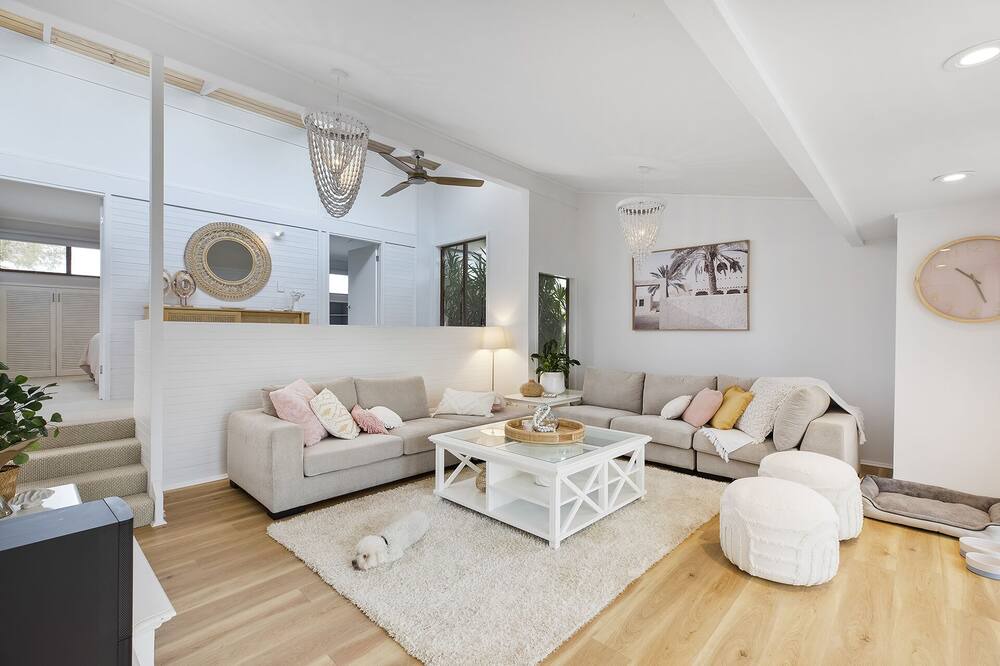 Shelly Beach House | Beautifully Renovated Beach Cottage Backing Onto Shelly Beach Golf Course