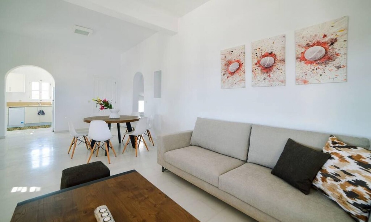 Santa Maria House | Coral Villa With 4 Bedrooms in Paros
