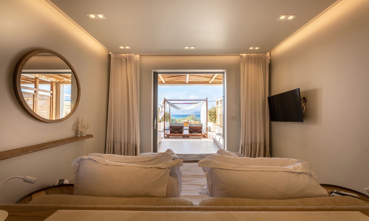 Agia Anna Hotel | Avgoustos Suites - Adults only