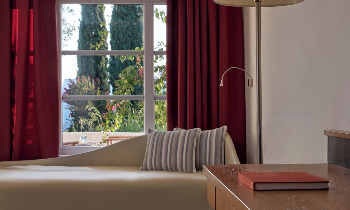 Plepi Hotel | Hydra Beach Resort