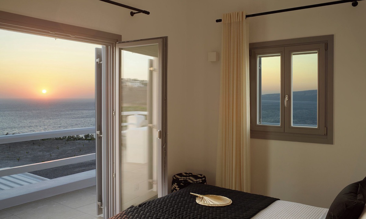 Akrotiri Hotel | Absolute Paradise Santorini- Adults Only