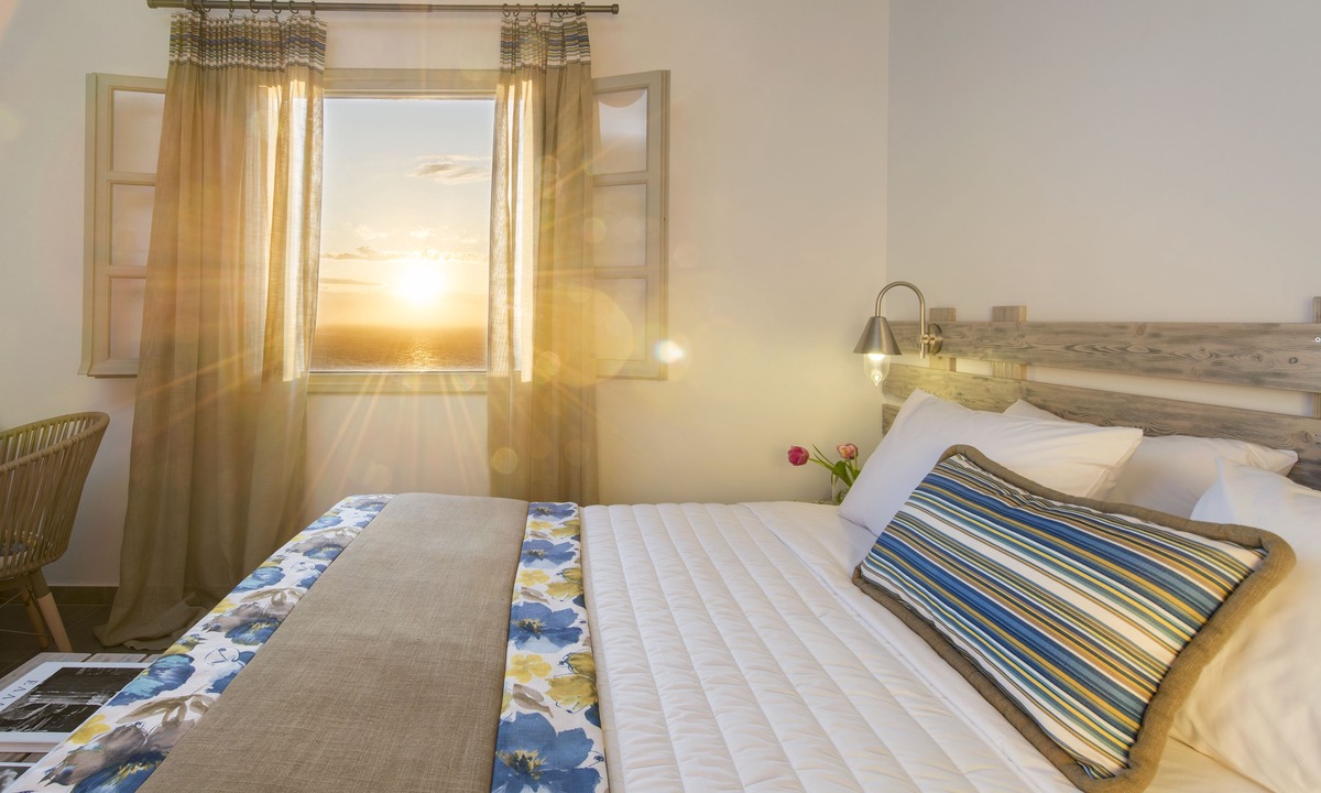 Megalochori Hotel | Caldera's Dolphin Suites