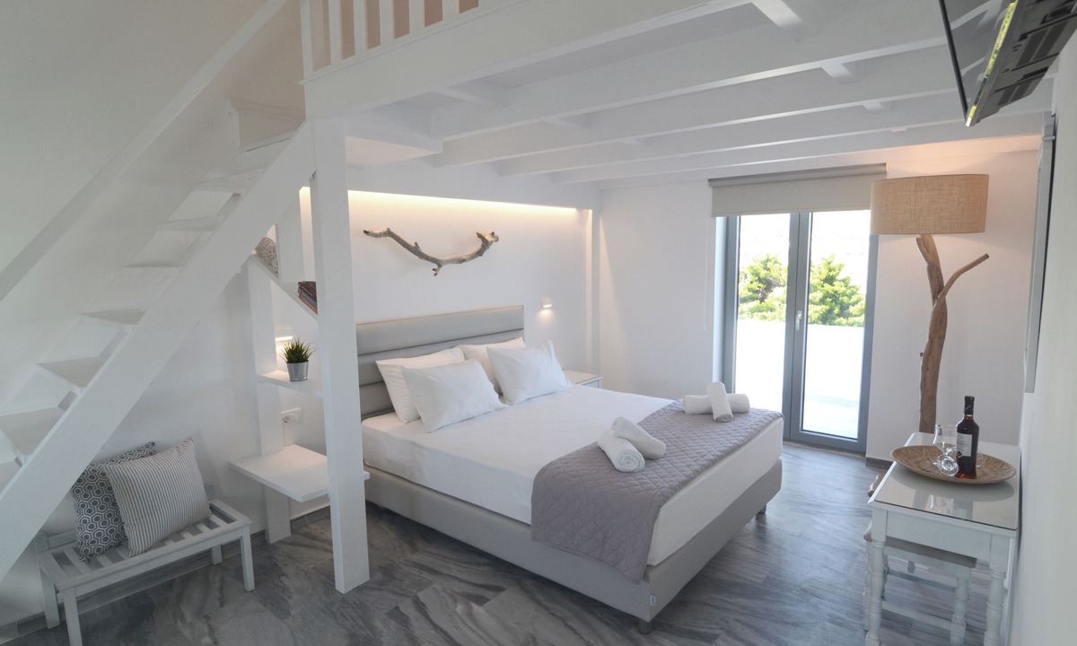 Monolithos Hotel | DL Santorini