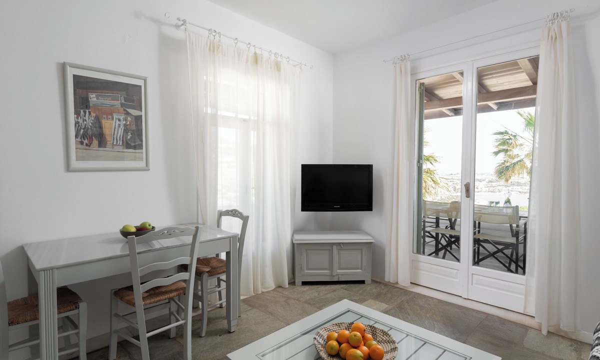 Nea Cryssi Akti Hotel | Acres Sunset Residence