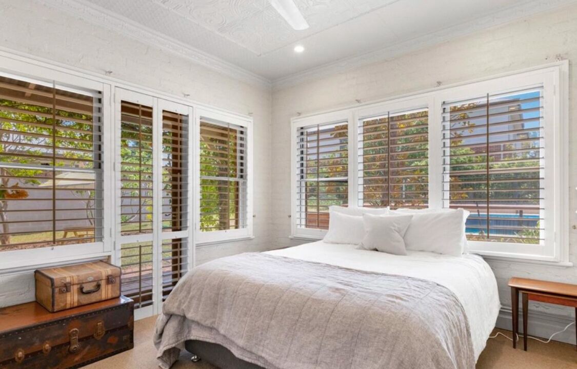 Bathurst Apartment | Cozy renovated studio/study in Grand home. Garden & pool access - 2 mins to CBD.