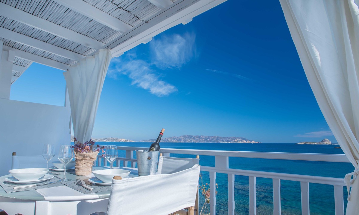 Apollonia House | Captain Zeppos