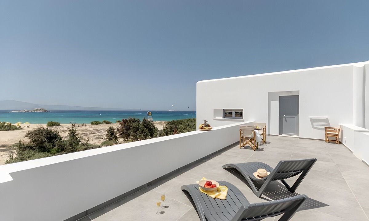 Mikri Vigla Apartment | Apartment 'Afros Beachfront 2' with Sea View, Wi-Fi and Air Conditioning