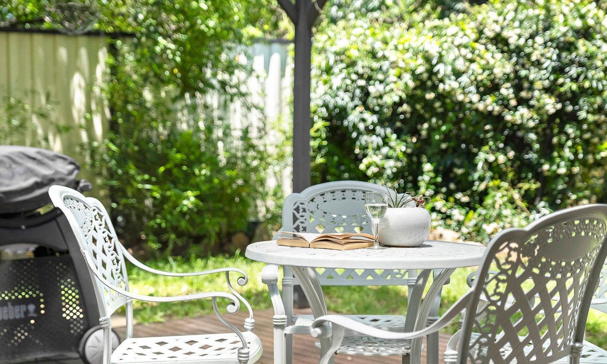 Narrabundah House | Tranquil 3 Bedroom Retreat