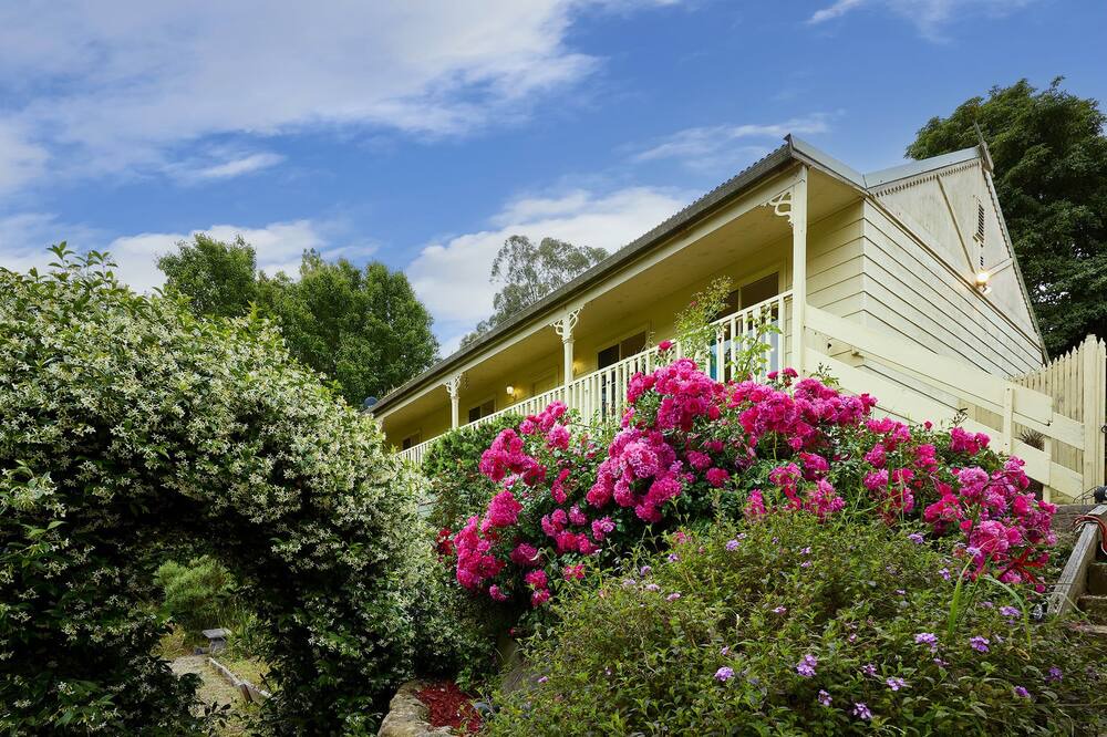 Upper Ferntree Gully House | Spacious 3BR Family Haven in Upper Ferntree Gully