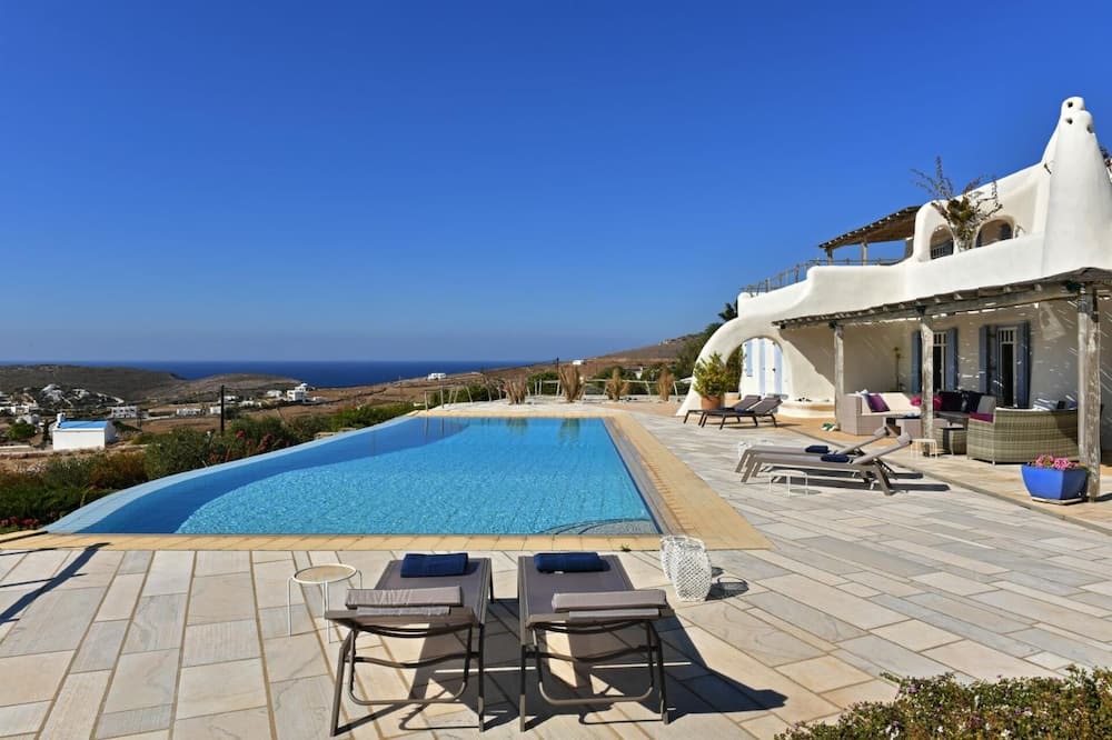 Krotiri Villa | Impeccable 6-Bed Villa in Paros - Villa Delion