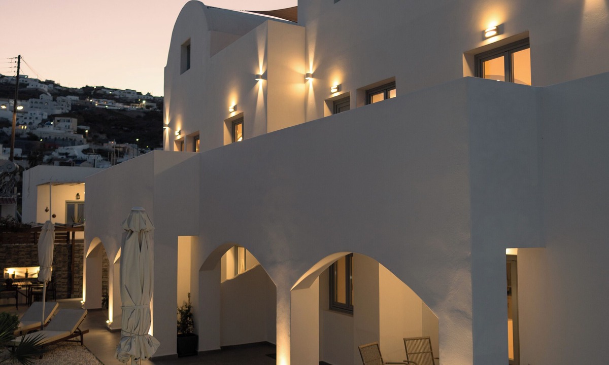 Vourvoulos Hotel | The Vine Suites