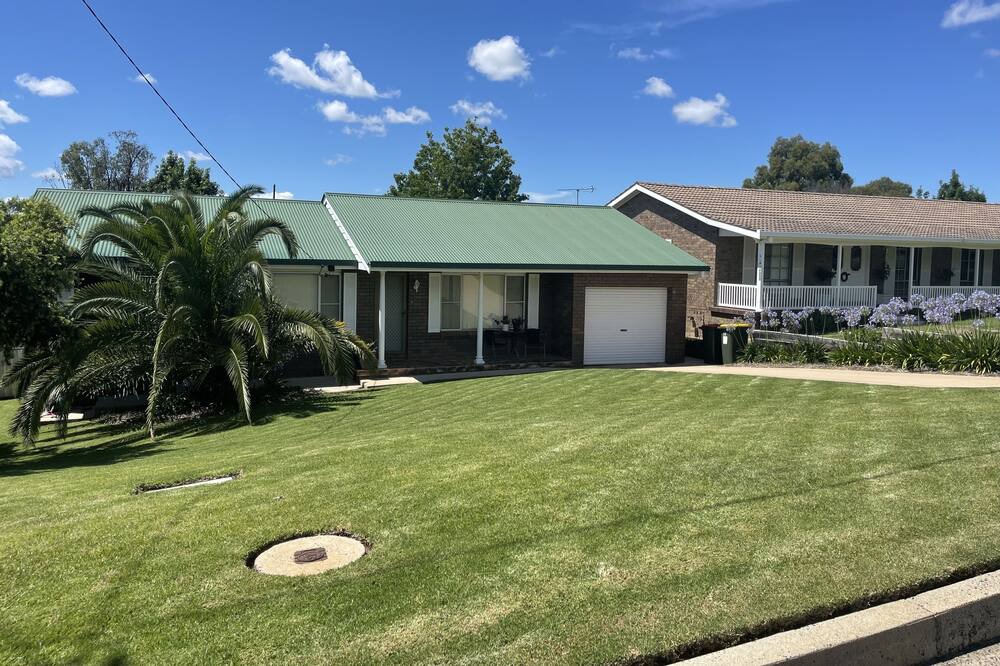 Inverell House | Spacious Inverell home suitable for 10 guests