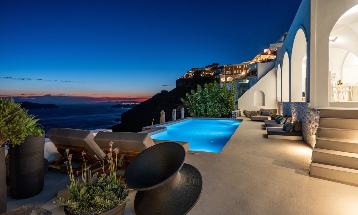 Fira Hotel | Inspire Santorini Luxury Villas