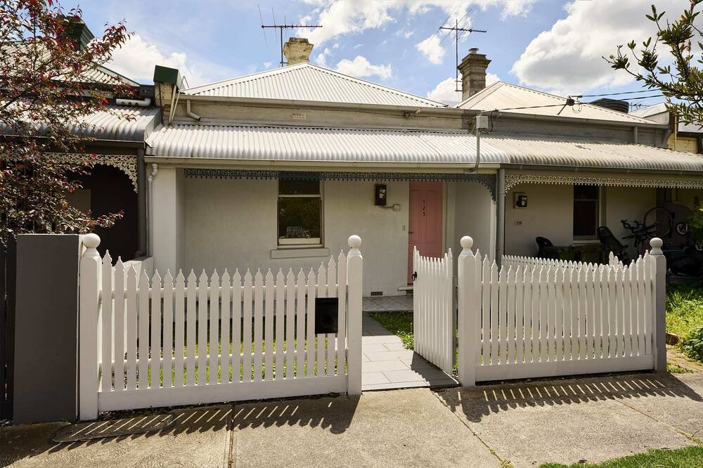 Brunswick North House | Homely Cottage in Davies St - Private Garden