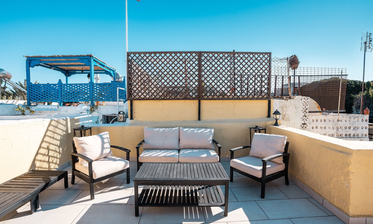 Rhodes Old Town House | Holiday Home 'The Knights and The Pomegranate' with Private Terrace, Wi-Fi and Air Conditioning