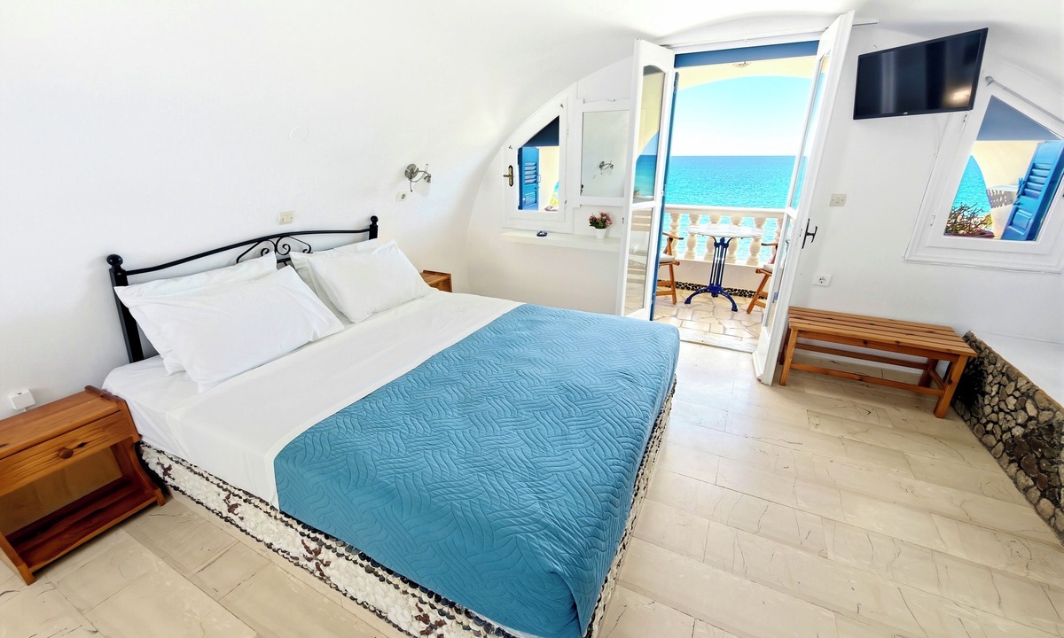 Agios Georgios Hotel | Stavros Beachfront Domes by Booking Kottas